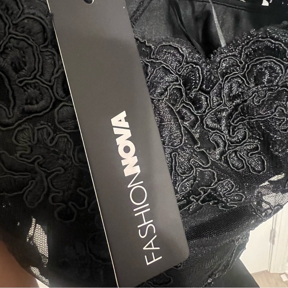 Fashion Nova Black Asymmetrical One-Shoulder Gown - Picture 5 of 6
